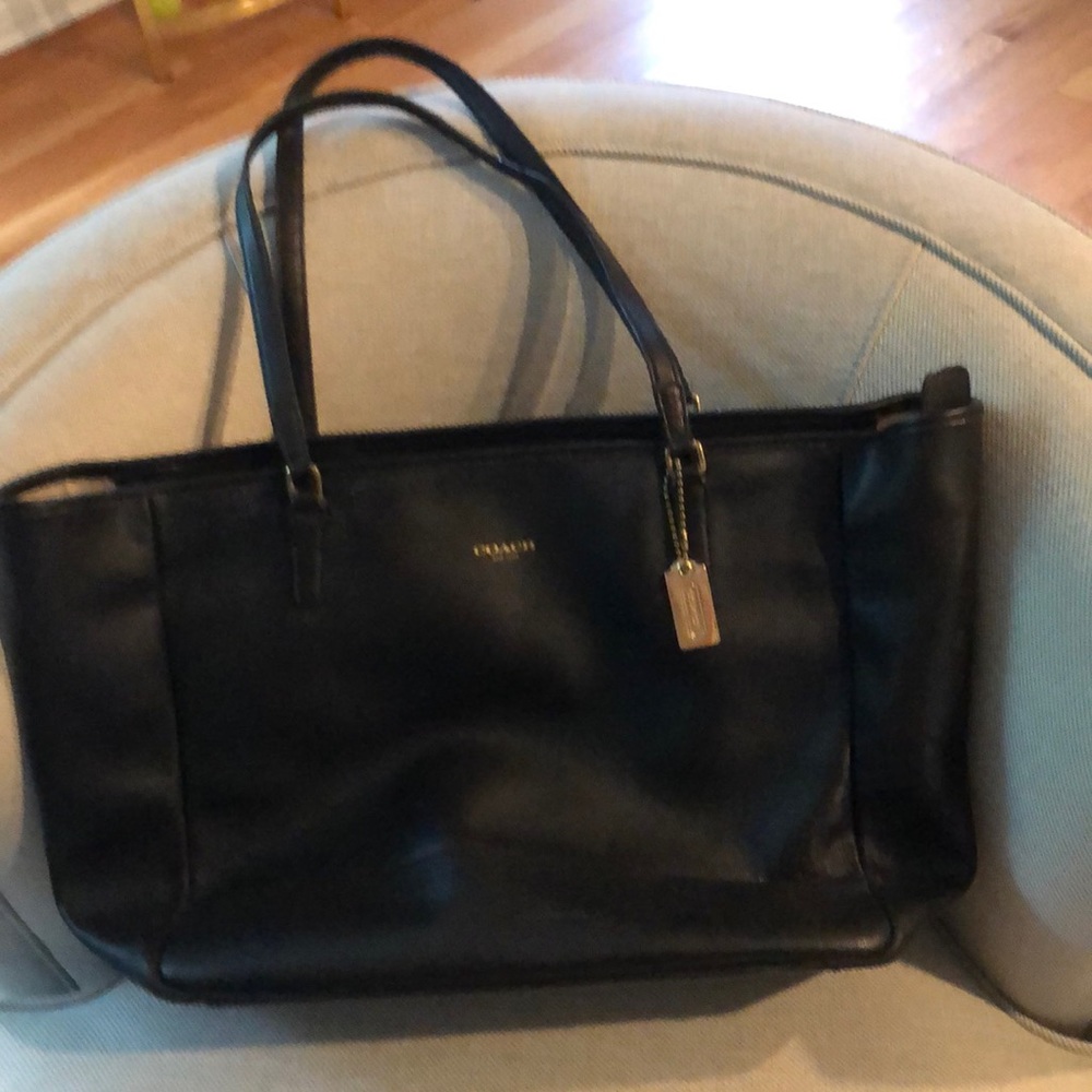 Authentic Coach LARGE CITY TOTE IN SAFFIANO LEATHER 23822